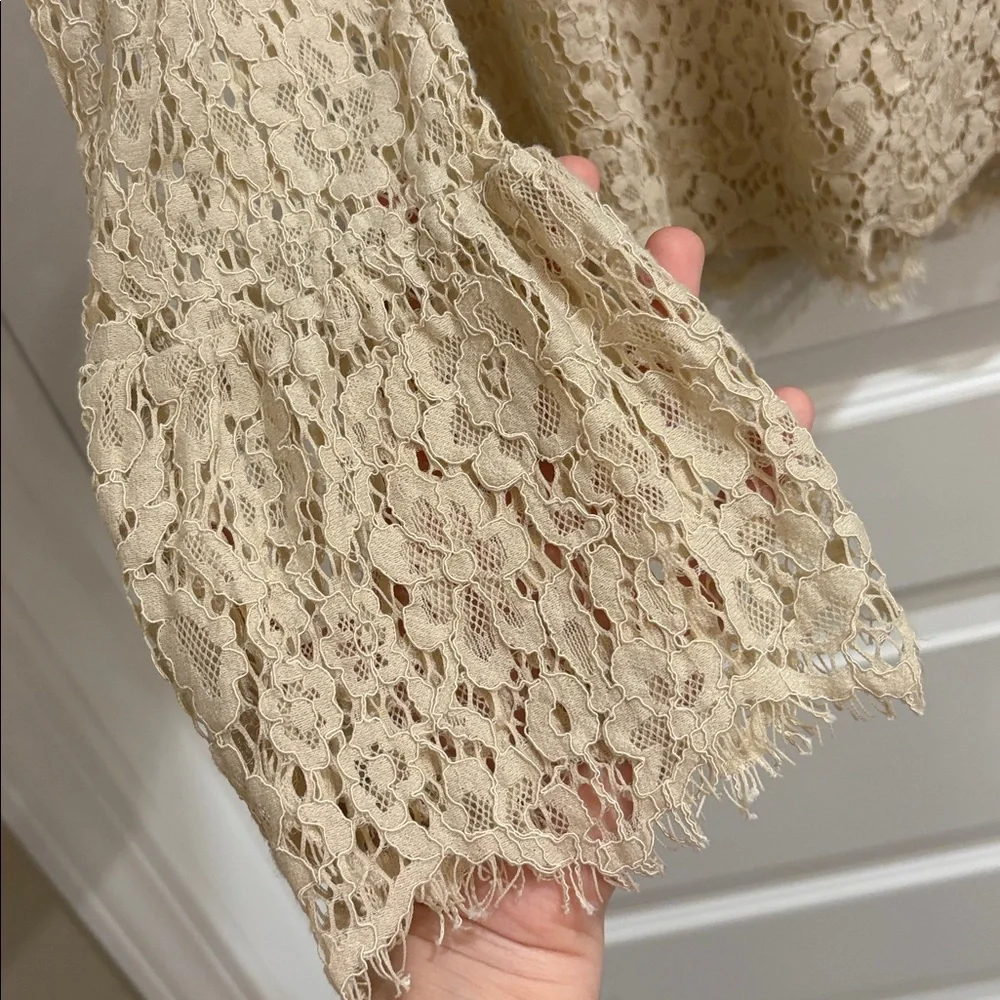 ✨Adrienne Vittadini Lace Blouse✨